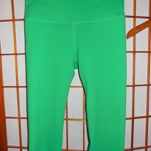 ***SOLD*** Fabletics emerald green crops